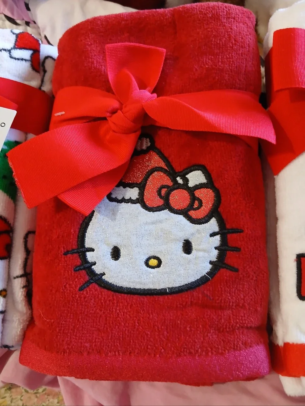 Hello Kitty 2-pack Hand Towels Total 6 altogether